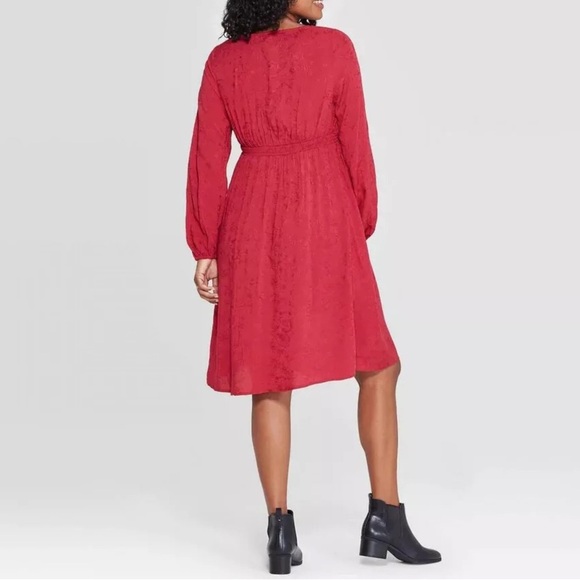 Isabel Maternity by Ingrid & Isabel Long Sleeve Jacquard Dress in Red - Size M - Picture 2 of 8